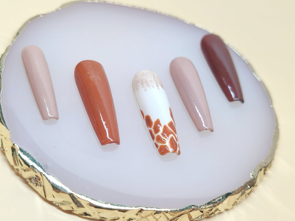 Girafe Minima Nails