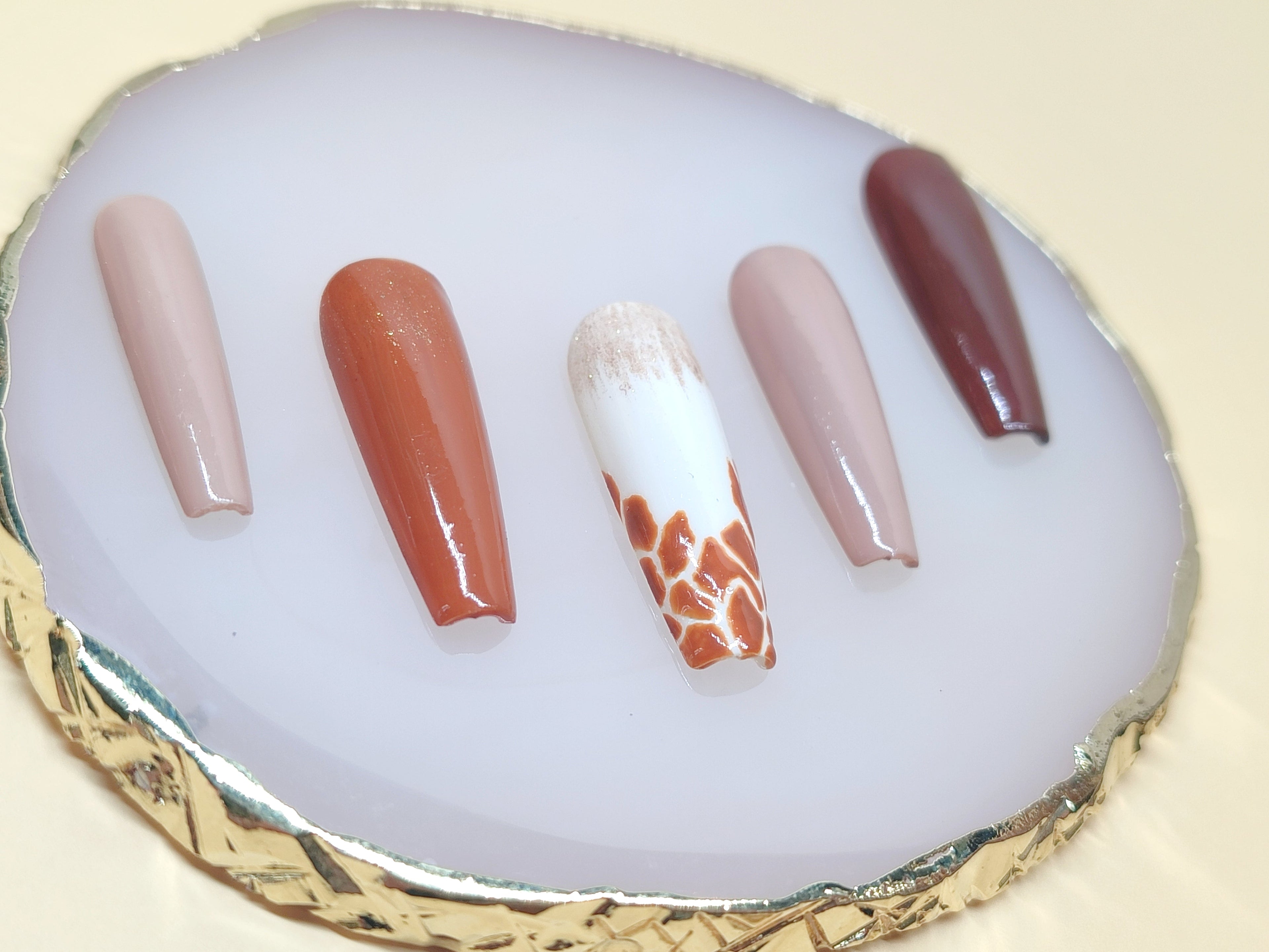 Girafe Minima Nails